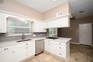 3207 Laurel Point Ct, Houston, TX 77339 - Photo 12