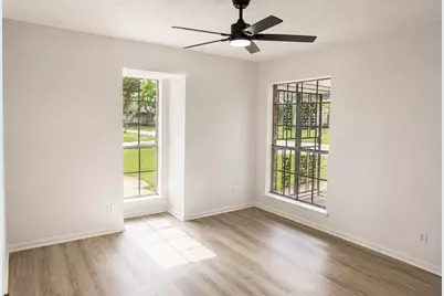 10710 Sandy Shoals Drive, Houston, TX 77071 - Photo 18