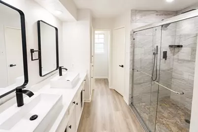 10710 Sandy Shoals Drive, Houston, TX 77071 - Photo 24