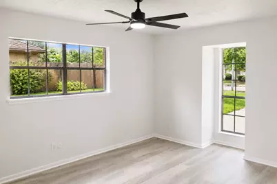 10710 Sandy Shoals Drive, Houston, TX 77071 - Photo 16