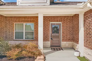 12371 N Chestnut Hls Dr, Conroe, TX 77303 - Photo 2