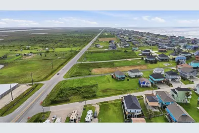 982 S Cove, Port Bolivar, TX 77650 - Photo 14
