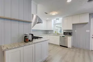 1904 Pine St, Liberty, TX 77575 - Photo 8