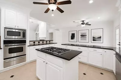 9323 Olathe Street, Houston, TX 77055 - Photo 12
