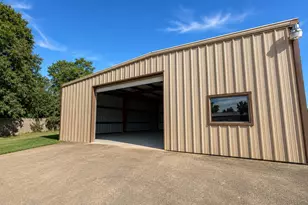 220 W 1st St, Wharton, TX 77488 - Photo 4
