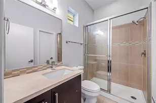 802 W Drew St, Houston, TX 77006 - Photo 8