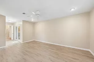 11410 Overbrook Ln, Houston, TX 77077 - Photo 16
