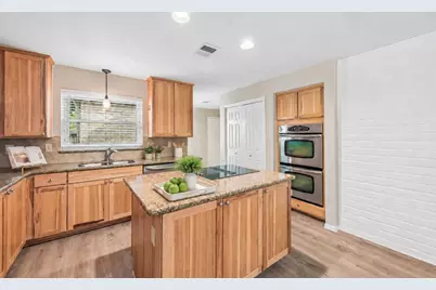 11410 Overbrook Lane, Houston, TX 77077 - Photo 10