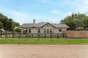 402 Hunt St, Houston, TX 77003 - Photo 4