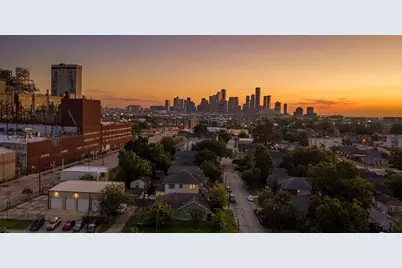 402 Hunt Street, Houston, TX 77003 - Photo 2
