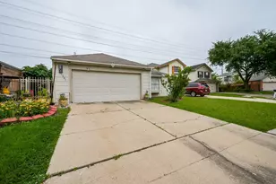 9319 Belle Park Dr, Houston, TX 77099 - Photo 2