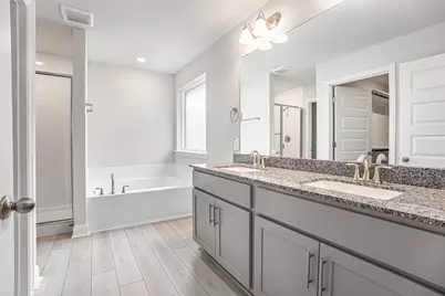 13525 Bonita Island Way, Texas City, TX 77568 - Photo 10
