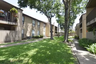 3300 Pebblebrook Dr, Seabrook, TX 77586 - Photo 2