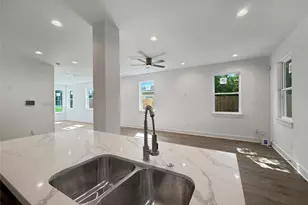 5427 Bellfort St, Houston, TX 77033 - Photo 8
