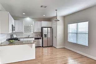 3730 Main Poplar Dr, Houston, TX 77025 - Photo 2