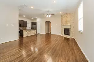320 Terra Vis Cir, Montgomery, TX 77356 - Photo 4