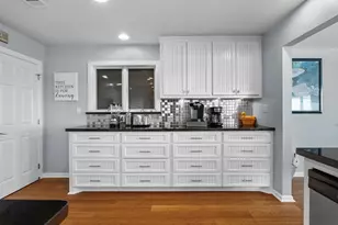 4231 Jolly Roger Rd, Jamaica Beach, TX 77554 - Photo 16