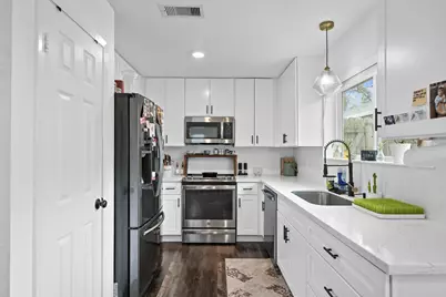 2523 Heritage Colony Drive, Webster, TX 77598 - Photo 6