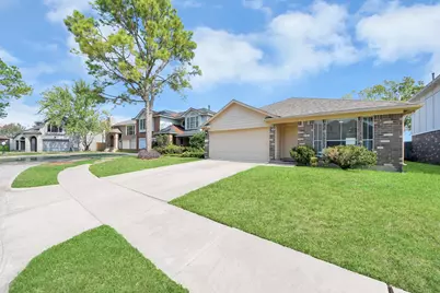 1928 Woodland Hills Drive, Missouri City, TX 77489 - Photo 8
