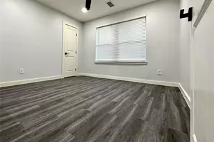 8058 Longridge Dr, Houston, TX 77055 - Photo 12