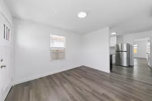 708 38th St, Galveston, TX 77550 - Photo 4