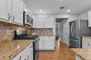 1812 Dublin Dr, League City, TX 77573 - Photo 8