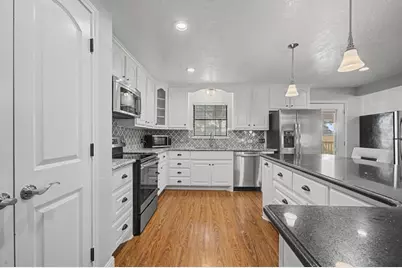 221 North Lake Drive, Winnie, TX 77665 - Photo 6