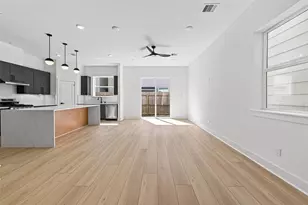 965 Highland Lgt Ln, Houston, TX 77091 - Photo 4