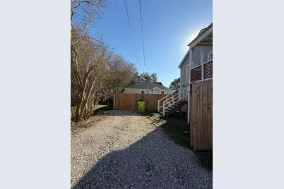 2711 Avenue G #Rear, Rosenberg, TX 77471 - Photo 2