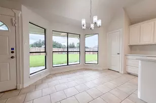 66 Tangerine Ct, Lake Jackson, TX 77566 - Photo 6