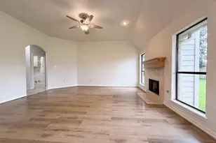 66 Tangerine Ct, Lake Jackson, TX 77566 - Photo 14