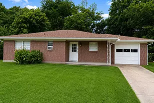 1004 Oak Dr, Huntsville, TX 77320 - Photo 1