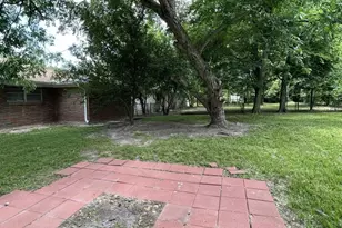 1004 Oak Dr, Huntsville, TX 77320 - Photo 36