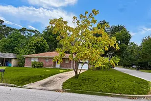 1004 Oak Dr, Huntsville, TX 77320 - Photo 2