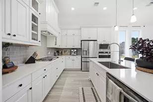 1301 Knollbridge Pt Ln, Pinehurst, TX 77362 - Photo 6