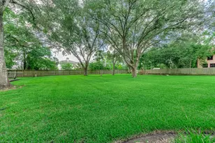 1203 Tall Pines Dr, Friendswood, TX 77546 - Photo 18