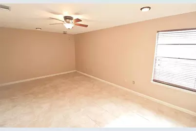 2835 Cottonstock Dr, Sugar Land, TX 77479 - Photo 8