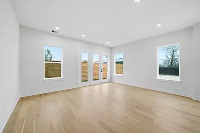 328 Janisch #C, Houston, TX 77018 - Photo 6