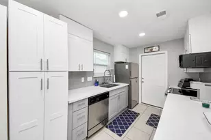 10203 Hollow Canyon Dr, Sugar Land, TX 77498 - Photo 12