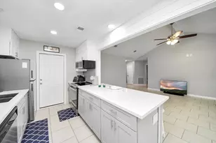 10203 Hollow Canyon Dr, Sugar Land, TX 77498 - Photo 8