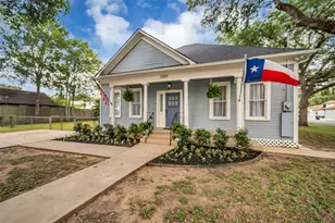 1300 7th St, Rosenberg, TX 77471 - Photo 2