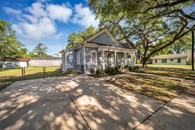 1300 7th Street, Rosenberg, TX 77471 - Photo 4