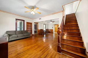 816 W Adoue St, Alvin, TX 77511 - Photo 8