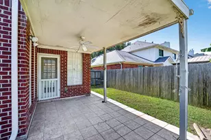 2411 Charter Oaks Ct, Pearland, TX 77584 - Photo 26