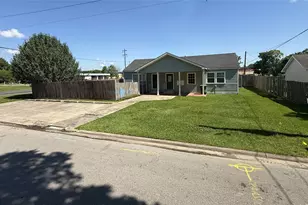 3001 Lincoln St, Liberty, TX 77575 - Photo 1