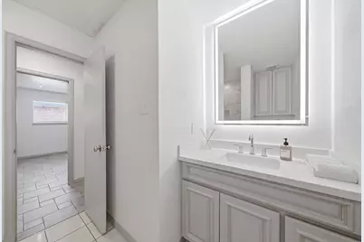 10423 Alcott Drive, Houston, TX 77043 - Photo 16