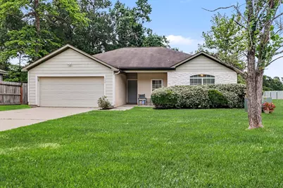 135 Kellyn Oaks Drive, Conroe, TX 77306 - Photo 2