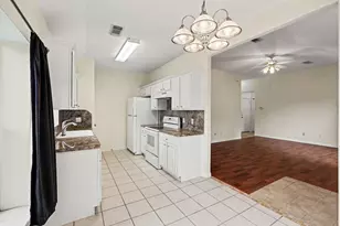 135 Kellyn Oaks Dr, Conroe, TX 77306 - Photo 10