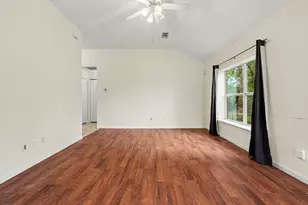 135 Kellyn Oaks Dr, Conroe, TX 77306 - Photo 4