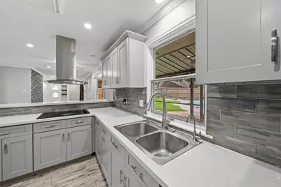 10711 Elmdale Drive, Houston, TX 77070 - Photo 14